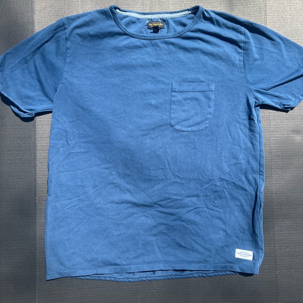 Urban Outfitters Men's Blue T-Shirt